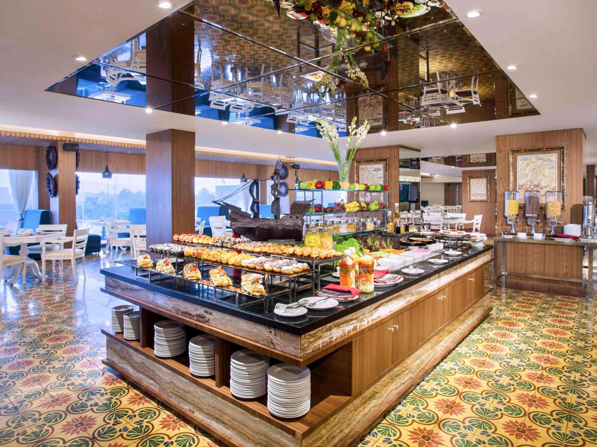 Grand Mercure Adi Sucipto Hotel 5*
