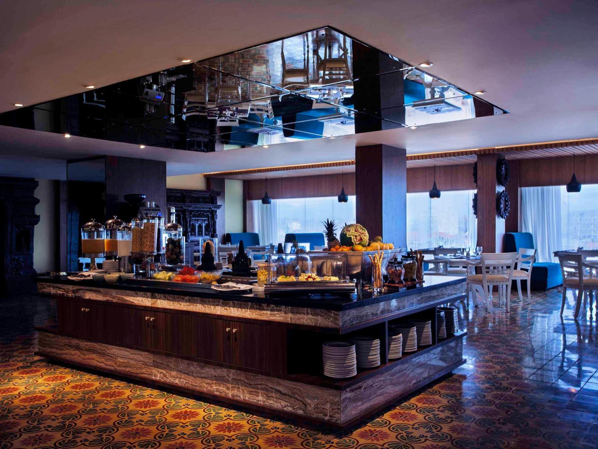 Grand Mercure Adi Sucipto Hotel 5*